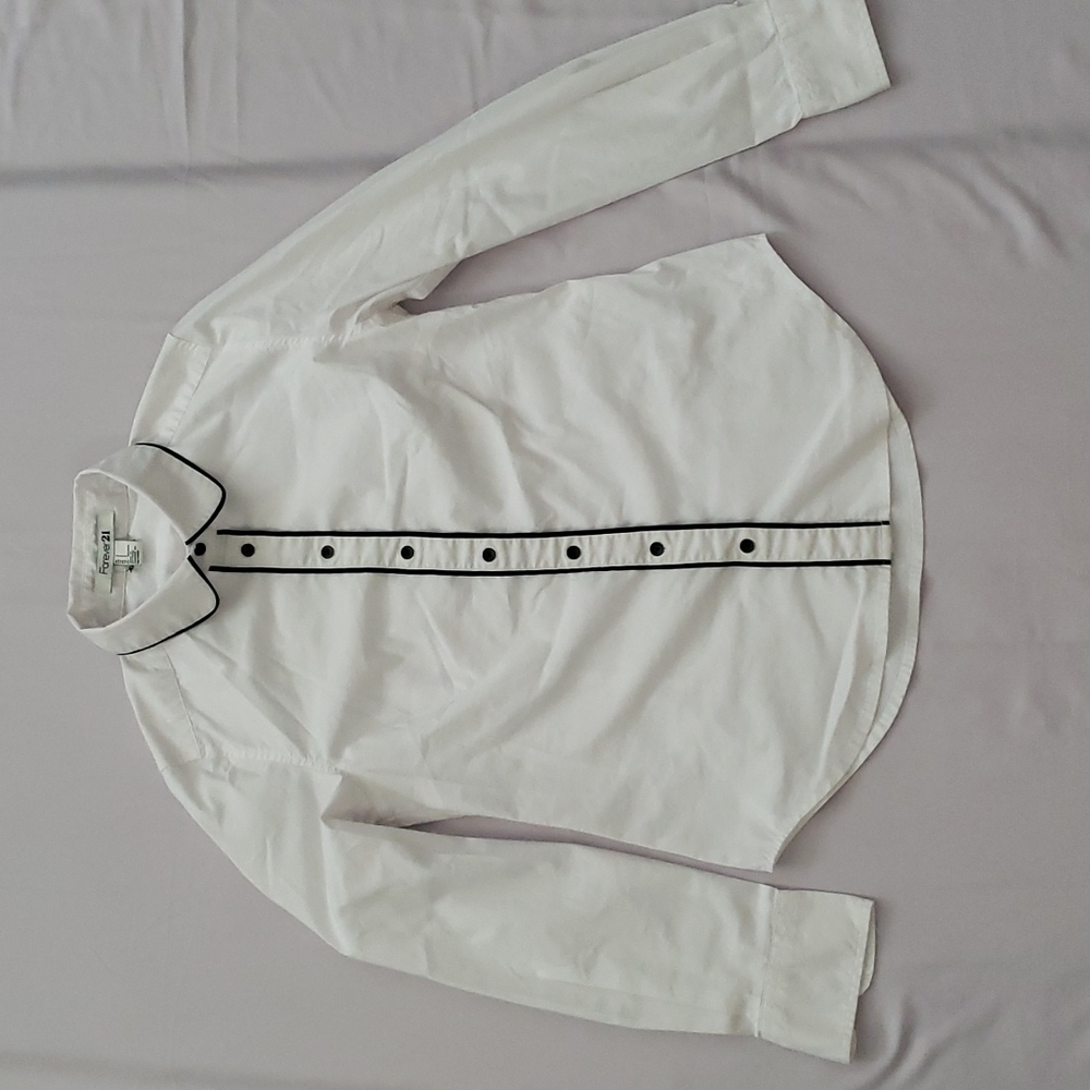 Forever 21 White/Black Button Up Shirt Woman Size S